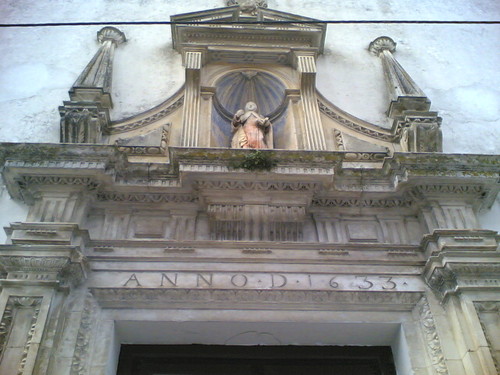Convento de Tentúgal: Santo e data na porta