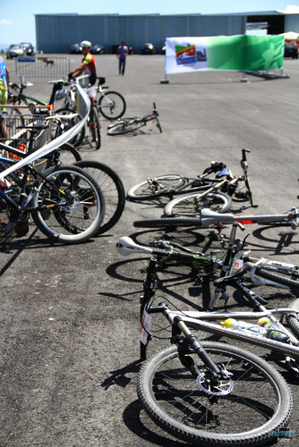 BTT XCM 2012 Montemor (291) Bicicletas a descansar