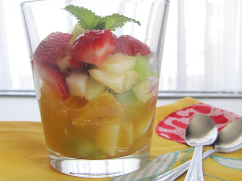 Salada de Frutas com Erva-cidreira