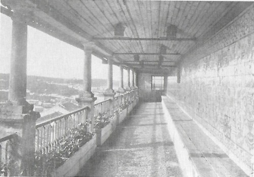 Colégio da Trindade loggia.jpg