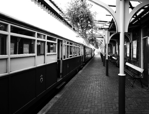 steam-railway-1938519_1920.jpg