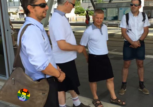 HD Motoristas de saia.jpg