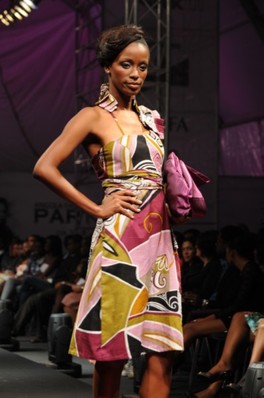 Vestido por Tina Souvenir