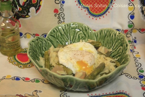 Saladaquente  de espargos e atum