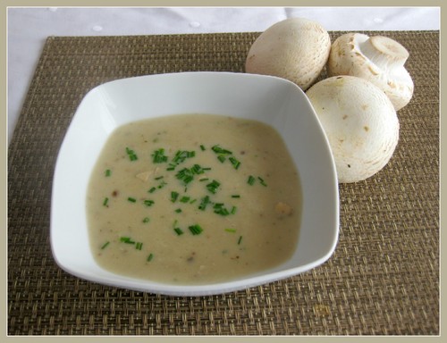 Creme de cogumelos com courgete