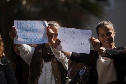 Greve aos exames