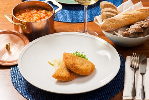 Riss de peixe com arroz de tomate.jpg Riss de peixe com arroz de tomate.jpg