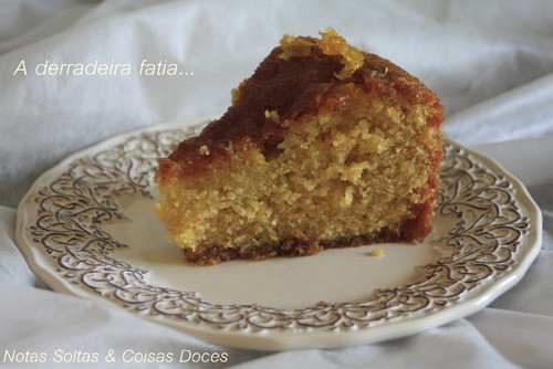Bolo de coco e figos secos