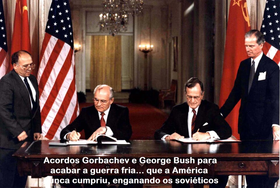 president_george_h._w._bush_and_mikhail_gorbachev.
