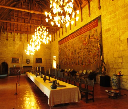 Paço dos Duques de Bragança, Guimarães.jpg