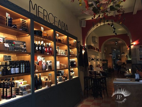 Slide05.jpg
