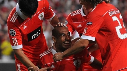 Celebração de golo na Champions League, Sport Lisboa e Benfica