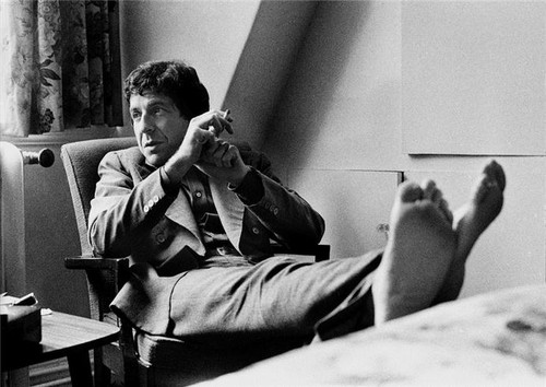 Leonard Cohen 1974.jpg Leonard Cohen 1974.jpg