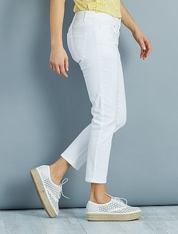 calcas-curtas-slim-com-3-botoes--blanc-mulher-do-3 calcas-curtas-slim-com-3-botoes--blanc-mulher-do-3