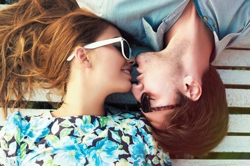 Casal-se-beijando.jpg Casal-se-beijando.jpg