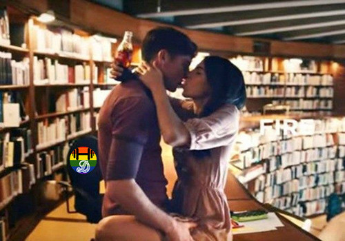 Coca-Cola-kissing-ad-YouTube-640x480.jpg