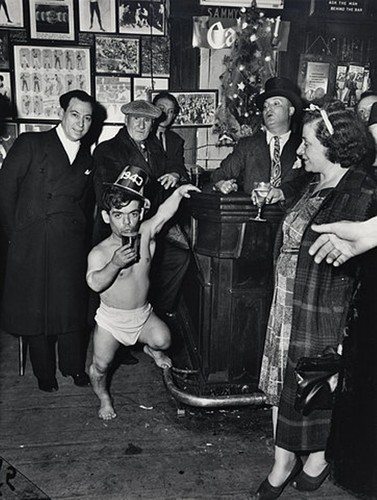 New Year's Eve at Sammy's-on -the-Bowery, 1943. - 