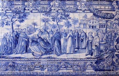 Portugal-best-souvenirs-travel-tokens.jpg