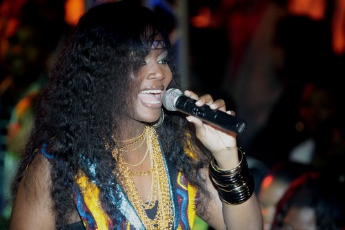 Lizha James no Coconuts