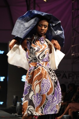 Vestido por Tina Souvenir