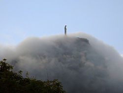 250px-Cristo_nuvem.JPG