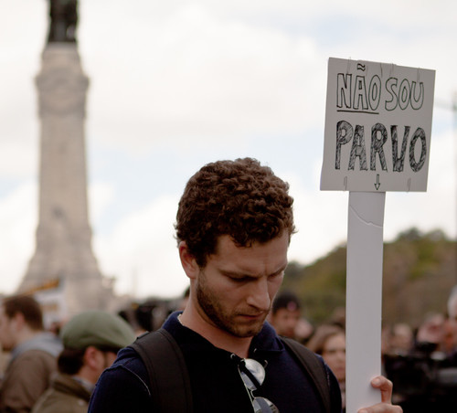 jovem à rasca.jpg