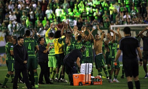 chapecoense_festejos_foto_marcio_cunha_epa34502d9f