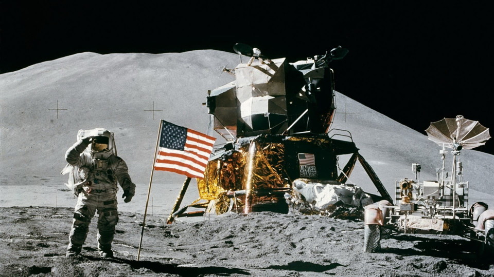 moon-astronaut.jpg