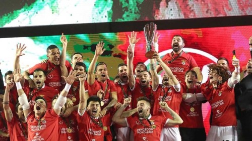 Futsal_Benfica_conquista_Taça_da_Liga.jpg Futsal_Benfica_conquista_Taça_da_Liga.jpg