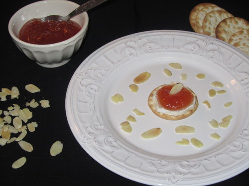 Marmelada com queijo de cabra e amêndoa