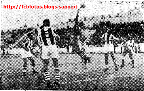 1956-57-atletico-fcb-isidoro defende.png