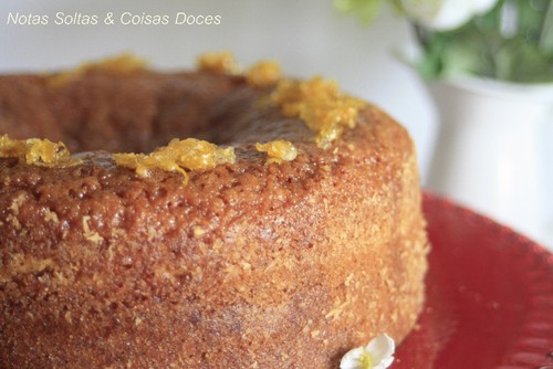 Bolo de coco e figos secos