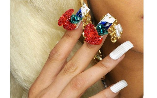 unhas com aplicações.jpg unhas com aplicações.jpg