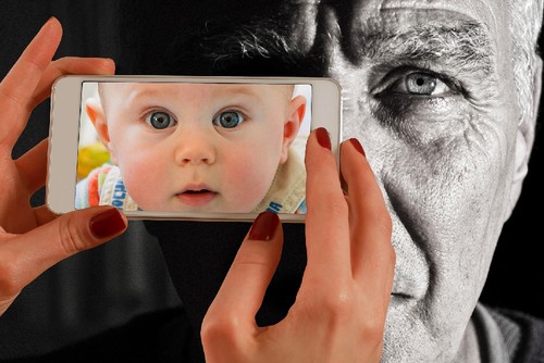 Smartphone-GerdAltmann.jpg