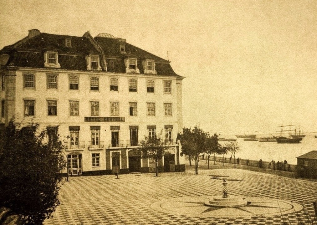 Meridiana dos remolares, foto in Centro Português Meridiana dos remolares, foto in Centro Português