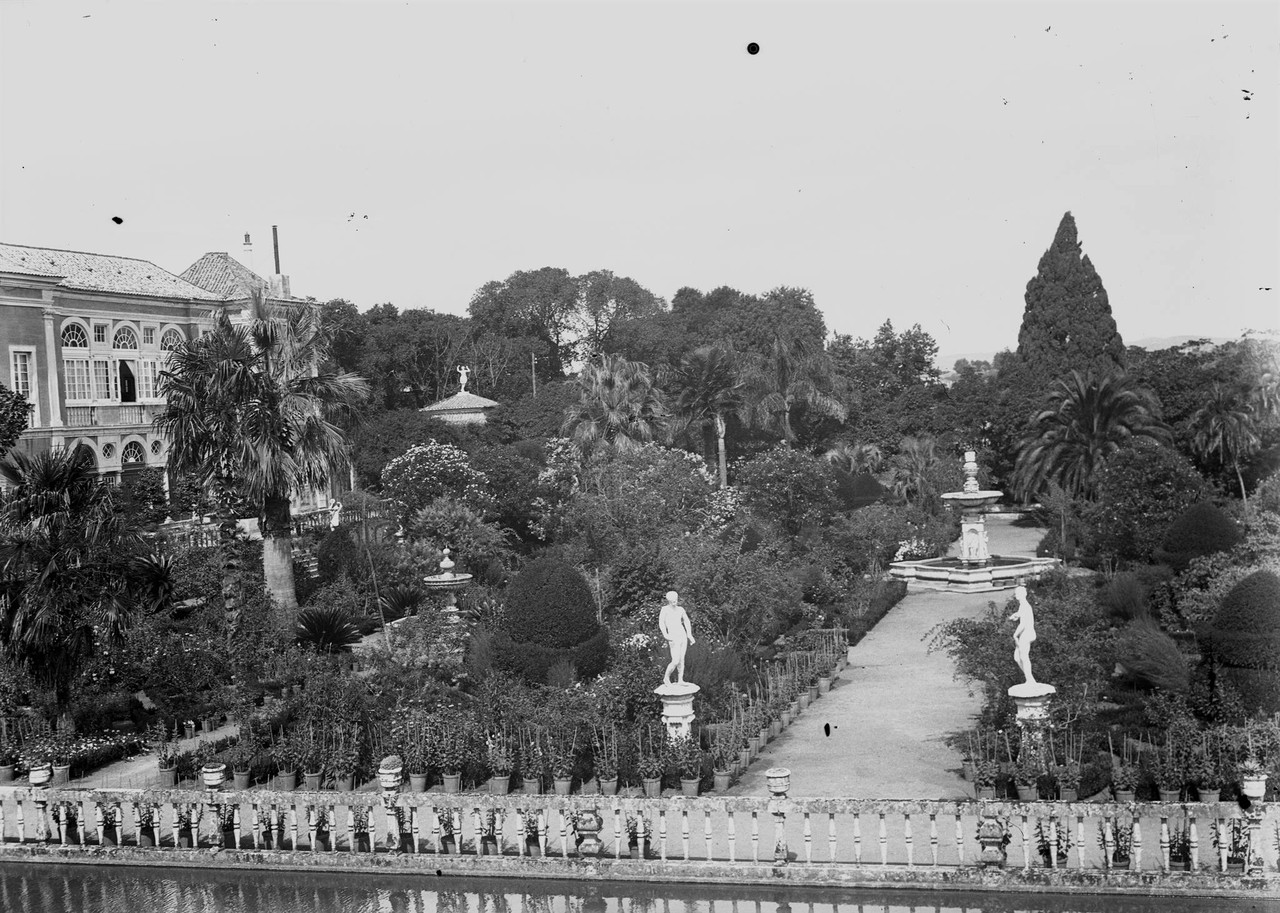 Palácio dos Marquêses de Fronteira, vendo-se a f