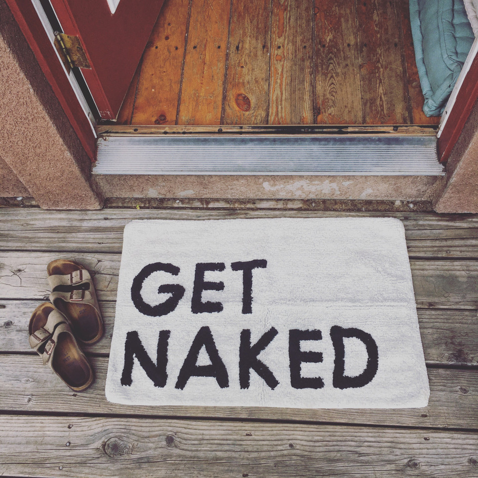 z_naked.jpg z_naked.jpg
