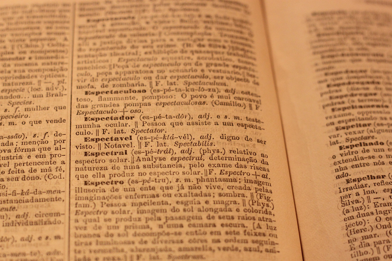 «Espectador», Diccionario Contemporaneo da Lingua Portugueza, 1.ª ed., Imprensa Nacional, Lisboa, 1881 «Espectador», Diccionario Contemporaneo da Lingua Portugueza, 1.ª ed., Imprensa Nacional, Lisboa, 1881