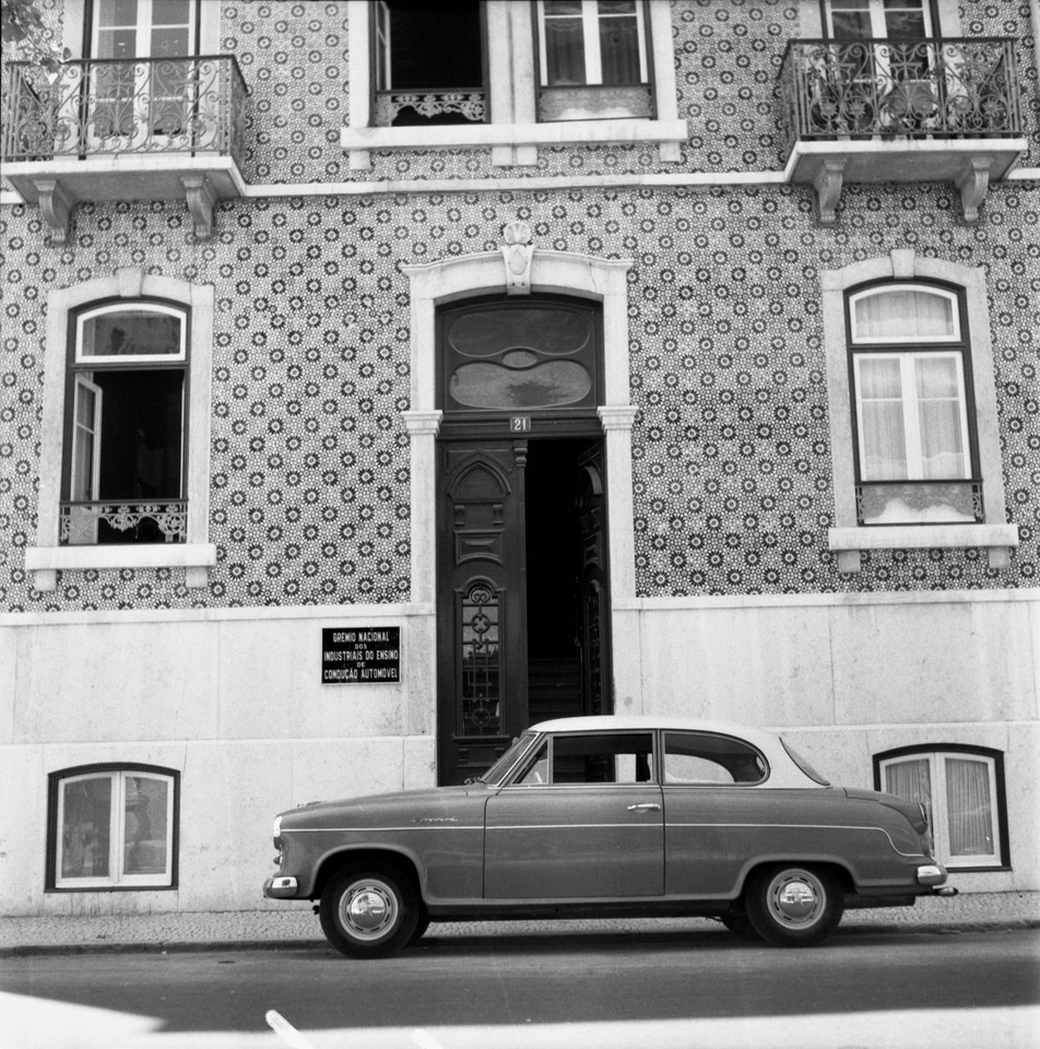 Grémio Nacional dos Industriais do Ensino de Condução Automóvel, Av. João Crisóstomo, 21 (A. J. Fernandes, 1961)