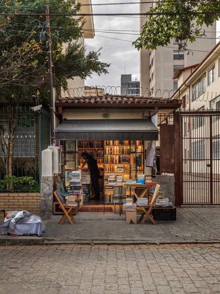 sebo-desculpe-a-poeira-nitsche-arquitetos_3.jpg