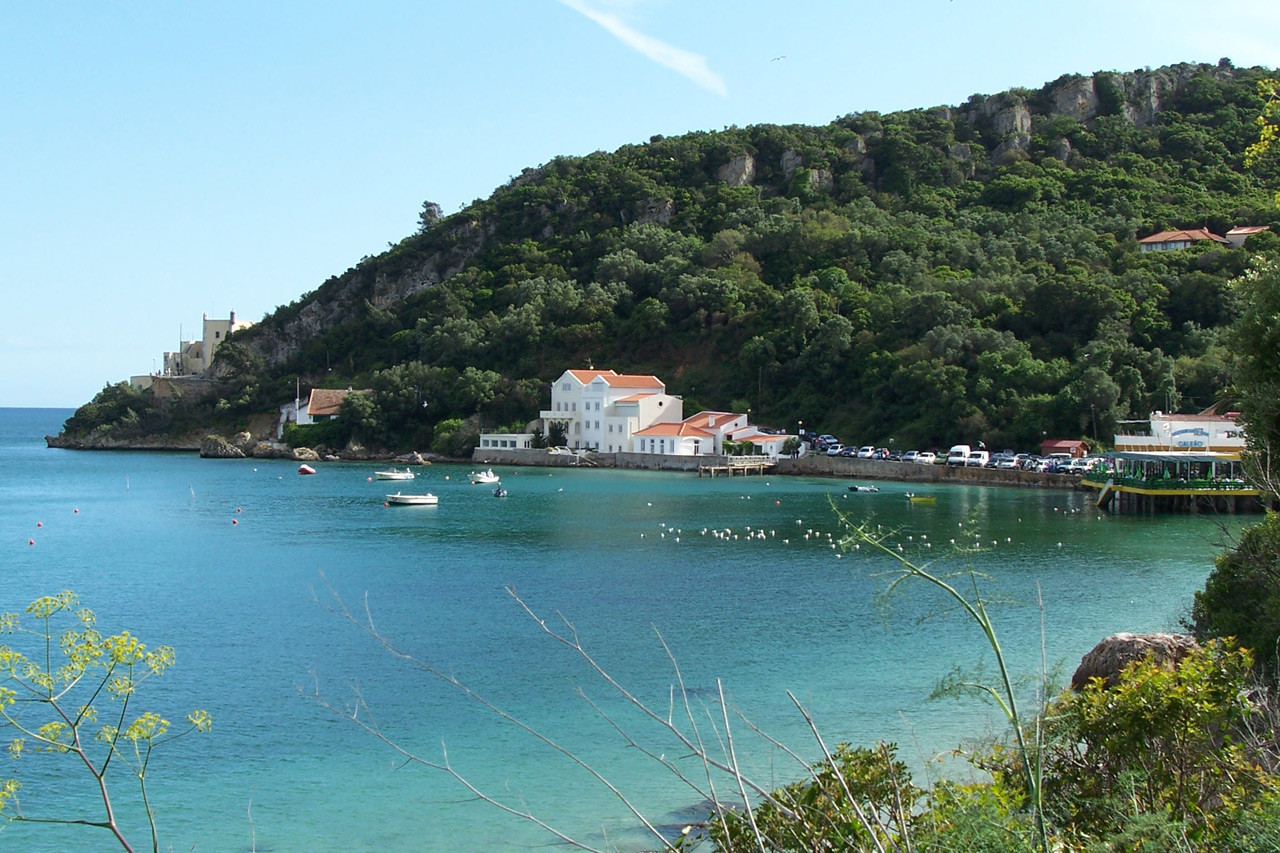 portinho_da_arrabida__portugal_by_visigotic.jpg
