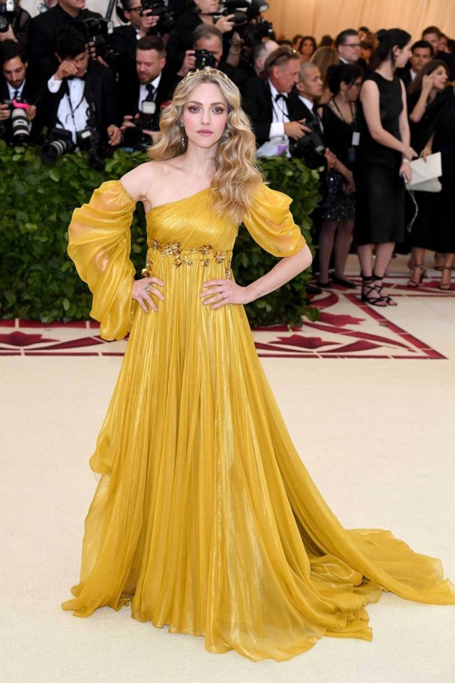 Amanda Seyfried wearing Prada..jpg