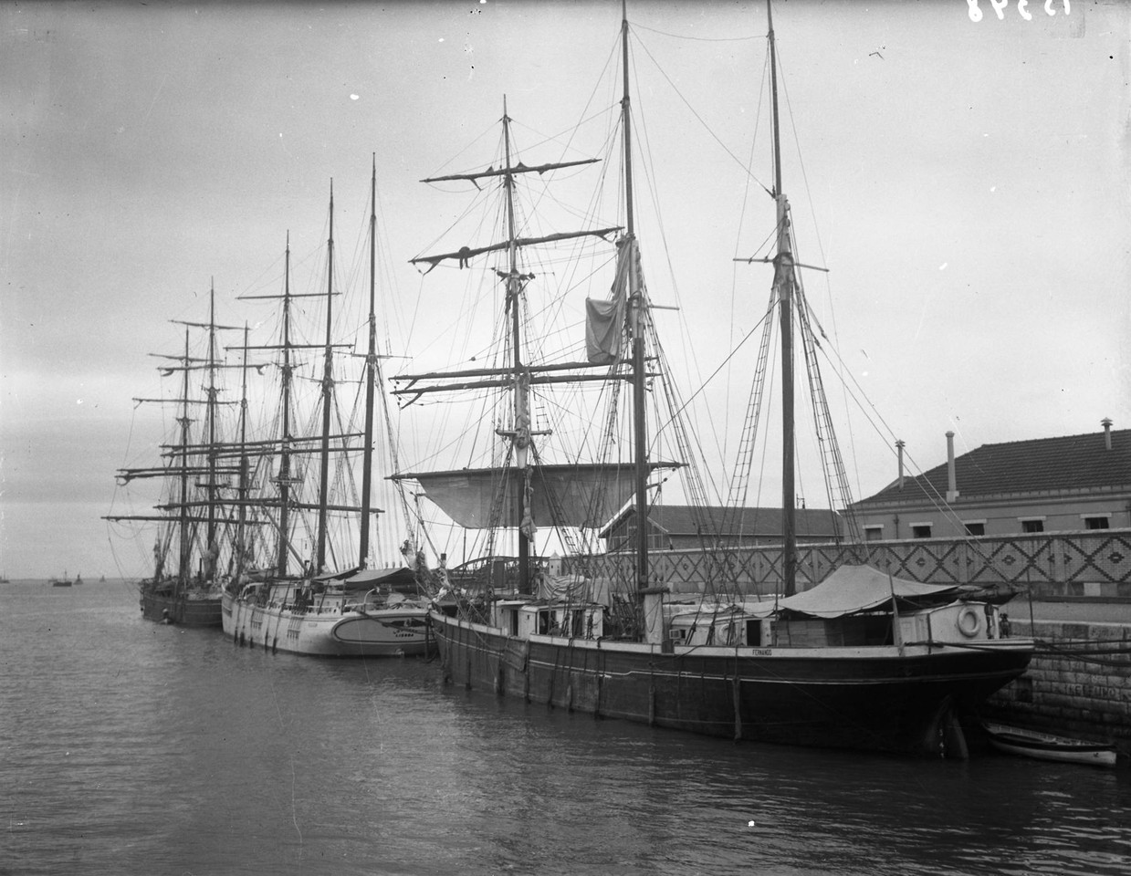 Embarcações no porto de Lisboa, início séc. XX