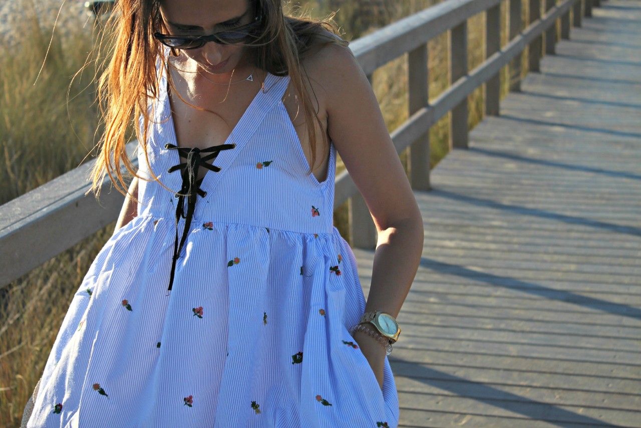 Dress_vestido_blue_azul_leve_decote_laço_cordões