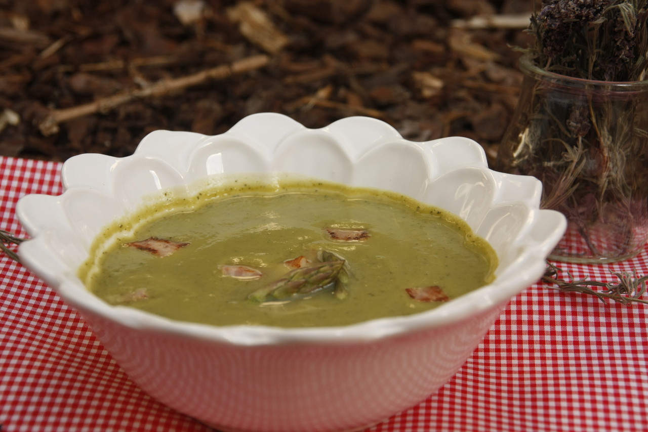 Creme de courgette e espargos