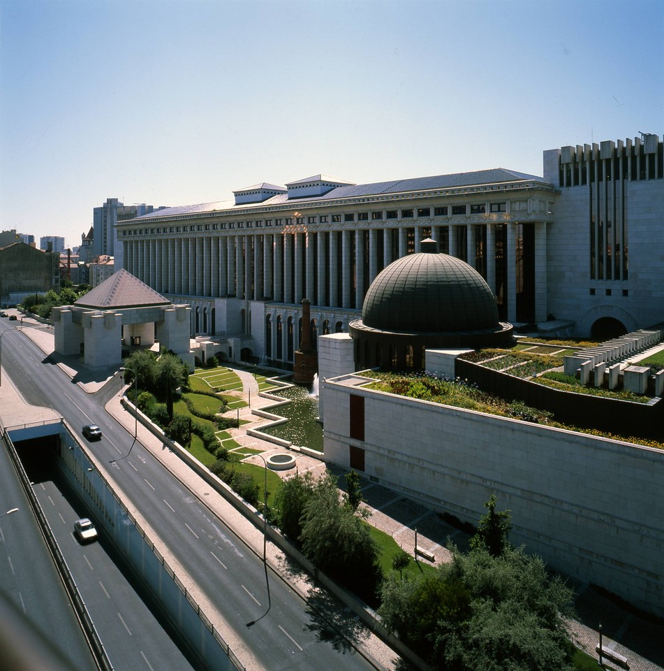 Caixa Geral dos Depósitos, Lisboa (L. Pavão, 2000) Caixa Geral dos Depósitos, Lisboa (L. Pavão, 2000)