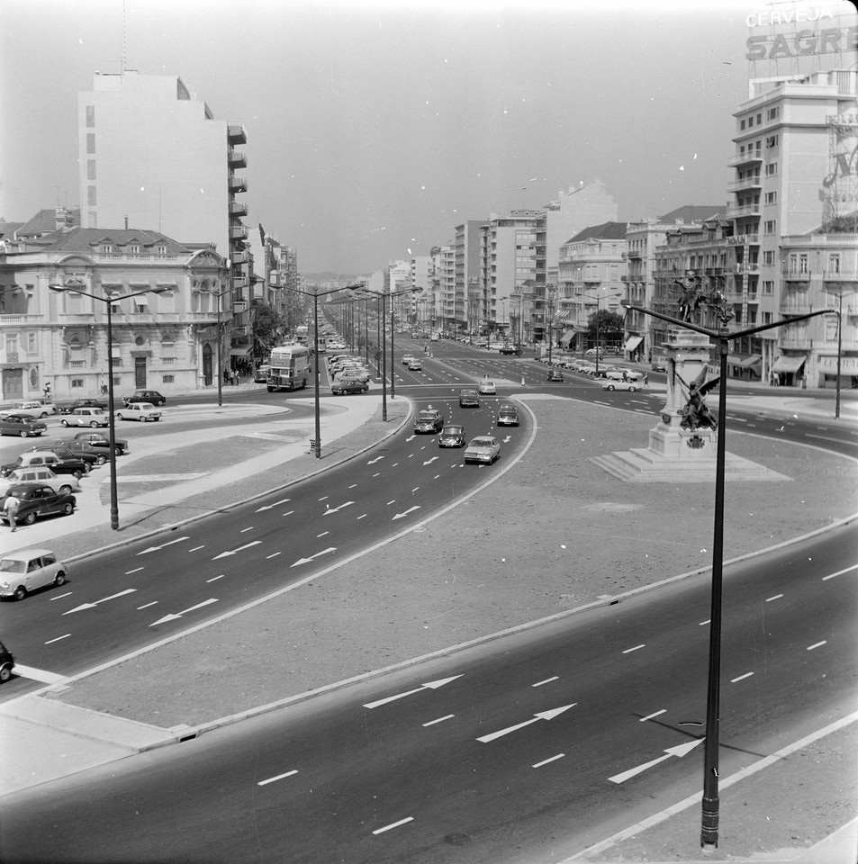 Saldanha e Av. da República, Lisboa (Artur Inácio Bastos, 1969) Saldanha e Av. da República, Lisboa (Artur Inácio Bastos, 1969)