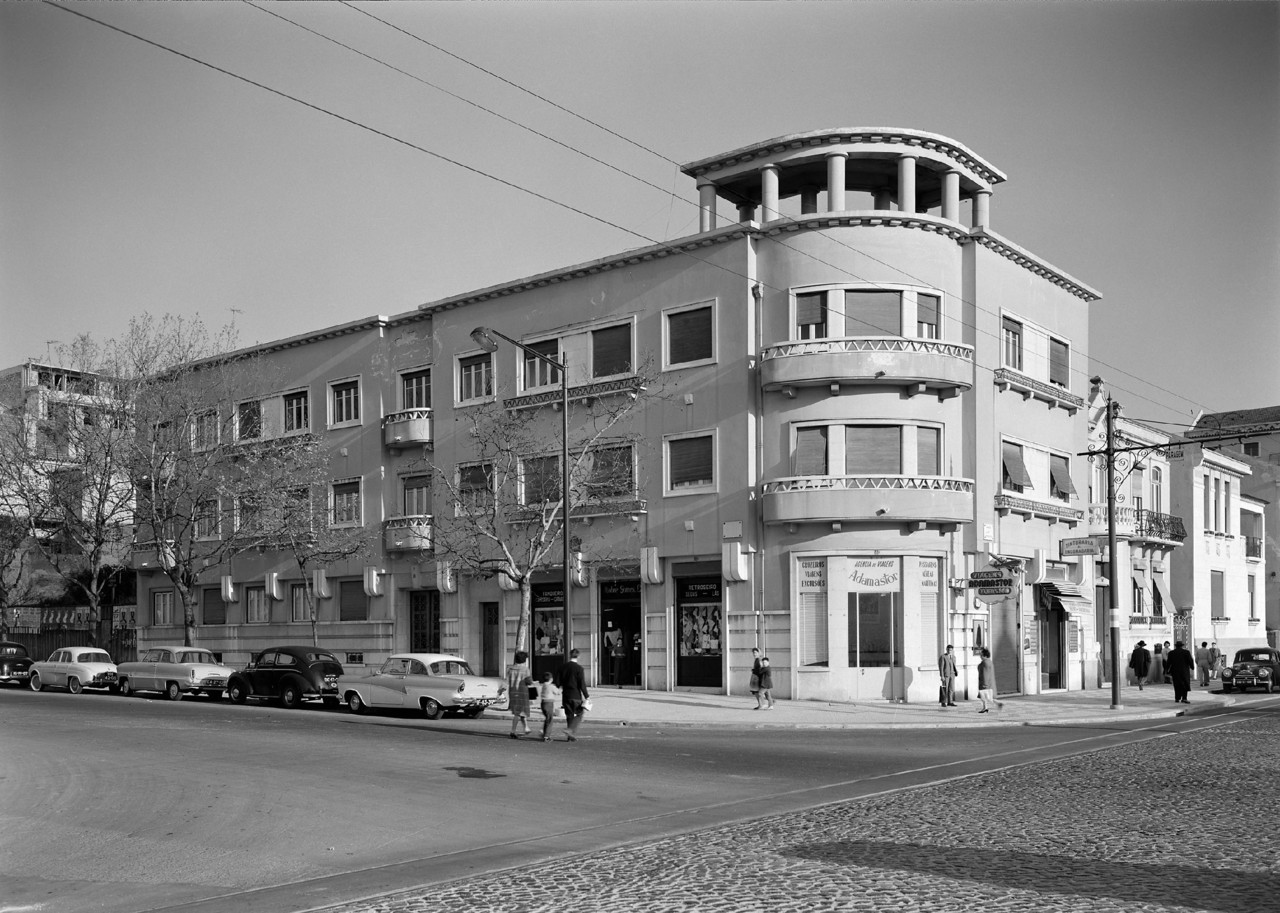 Av. da República à esquina do Campo Pequeno, Lisboa (H. Novaes, 195...)