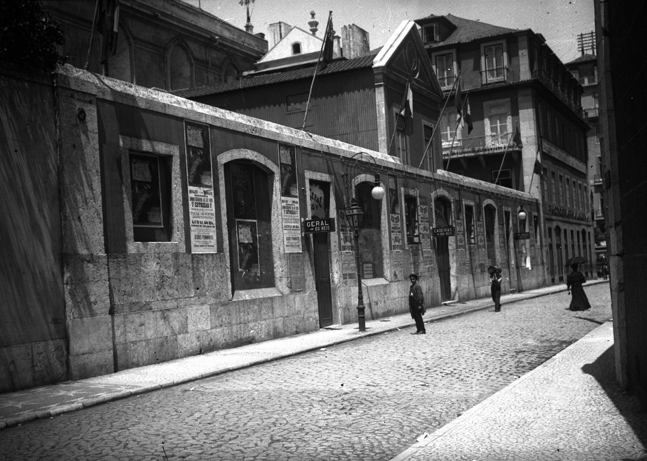Cinema Chiado Terrasse, bárcia c. 1908.jpg
