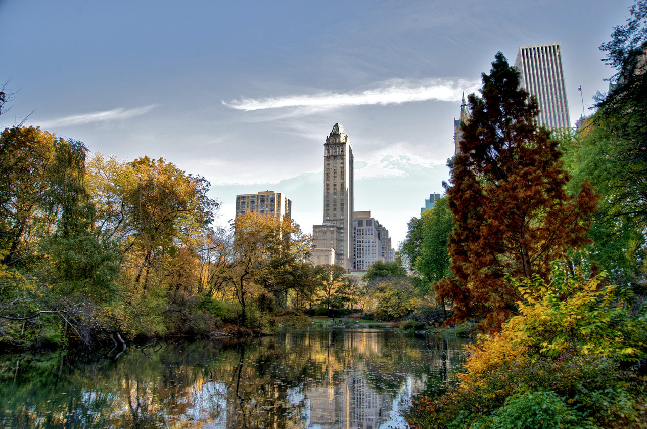 Southwest_corner_of_Central_Park,_looking_east,_NY